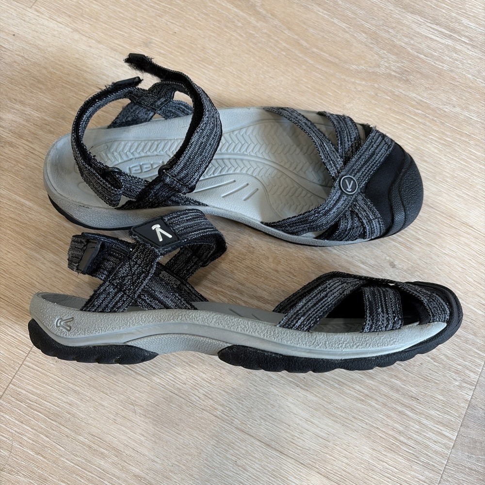 KEEN Bali Strap Sandals Womens 9 Grey Black Water Hiking Sport Straps Shoes
